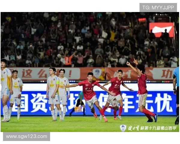 中国男足球明星激战绿茵场展现风采与实力的精彩赛事回顾