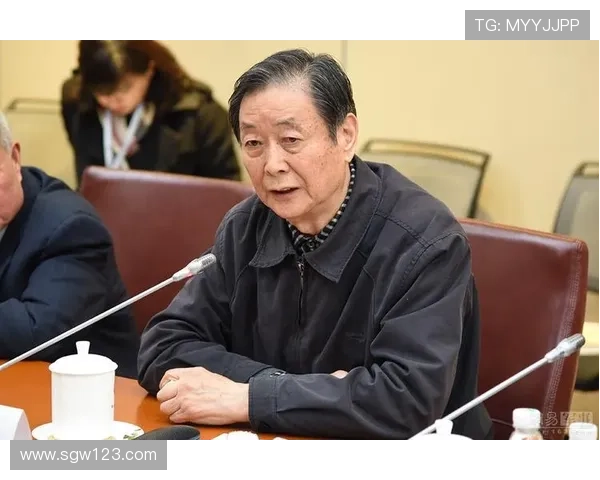 乒乓球传奇杨伟的深度对话与人生启示探讨