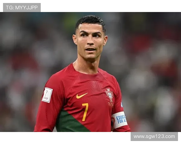 传奇球星的崛起与荣耀：探索世界顶级足球明星背后的故事与人生历程