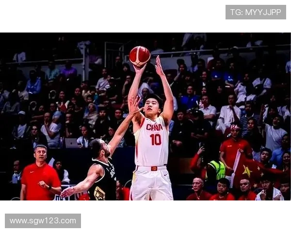 全国锦标赛回顾：上海篮球队展现卓越团队协作精神与战术配合